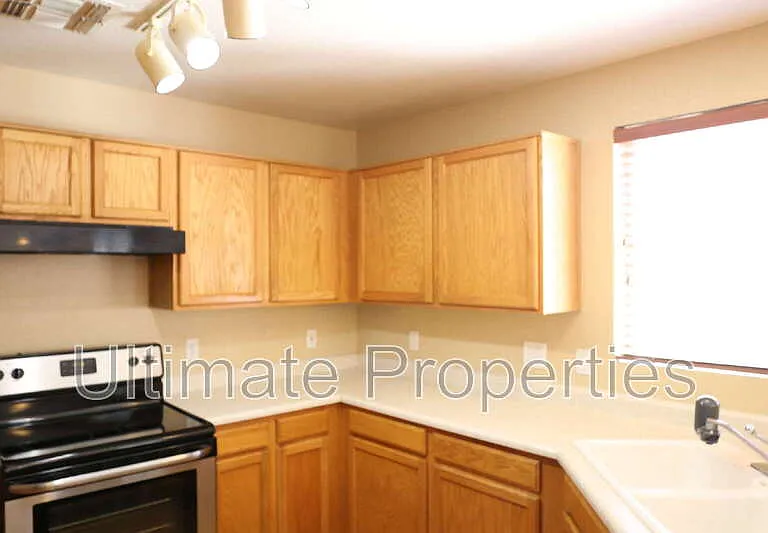 12237 W Larkspur Rd — Photo 6