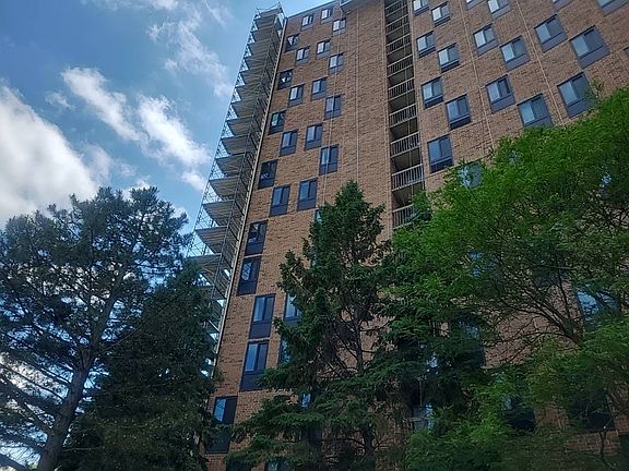 3rd image of 1181 Edgcumbe Rd APT 407