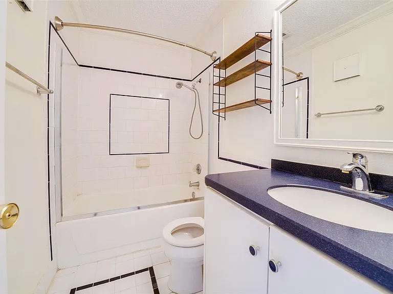 1700 Amelia Ct #613 — Photo 9