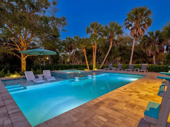 2641 Hyde Park St, Sarasota, FL 34239