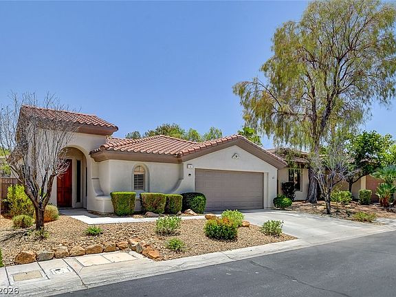 2nd image of 14 Emerald Dunes Cir