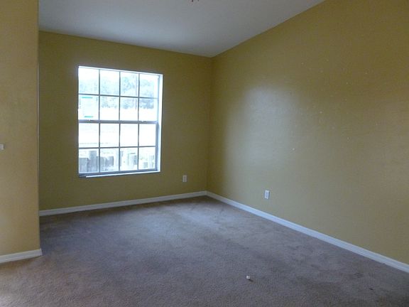 3rd image of 3323 NE 8th Pl