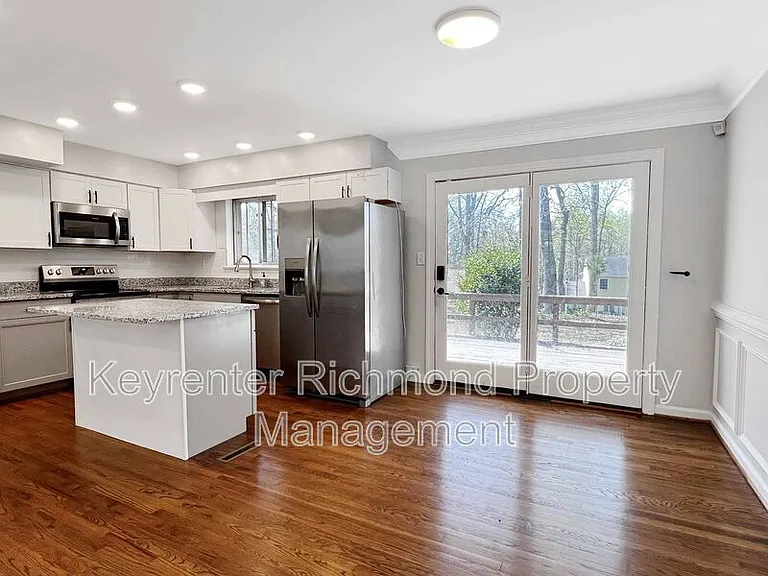 2704 Susten Ct — Photo 5