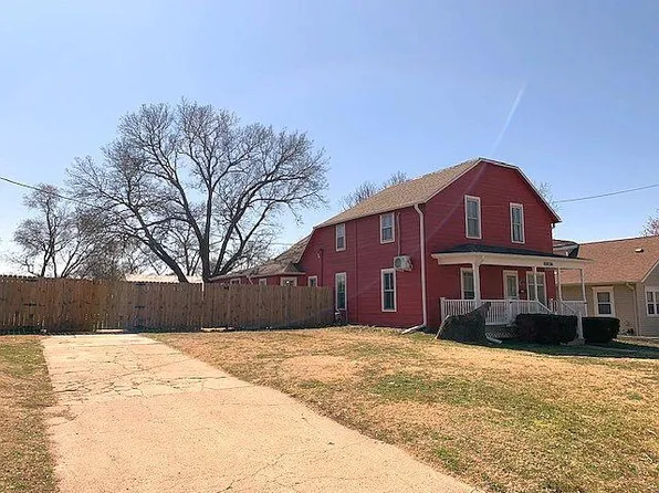 330 E 1st St, Minneapolis, KS 67467