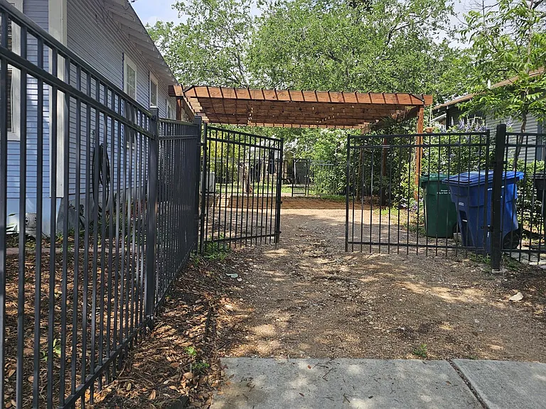 305 Keller St — Photo 15