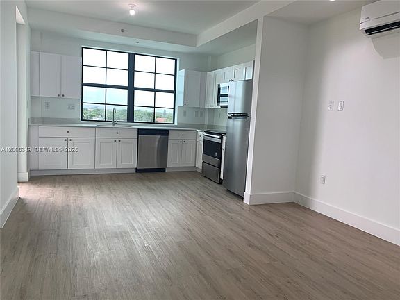 2nd image of 4100 Davie Rd #417