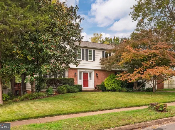 14840 Cranoke St, Centreville, VA 20120