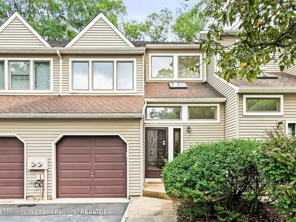17 Oak Mews Court, Ocean Twp, NJ 07712