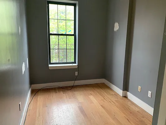 Rented by Premier Metro Realty Corp | media 48