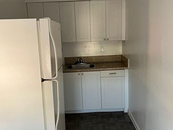 4th image of 2716 S Dixie Hwy APT 305