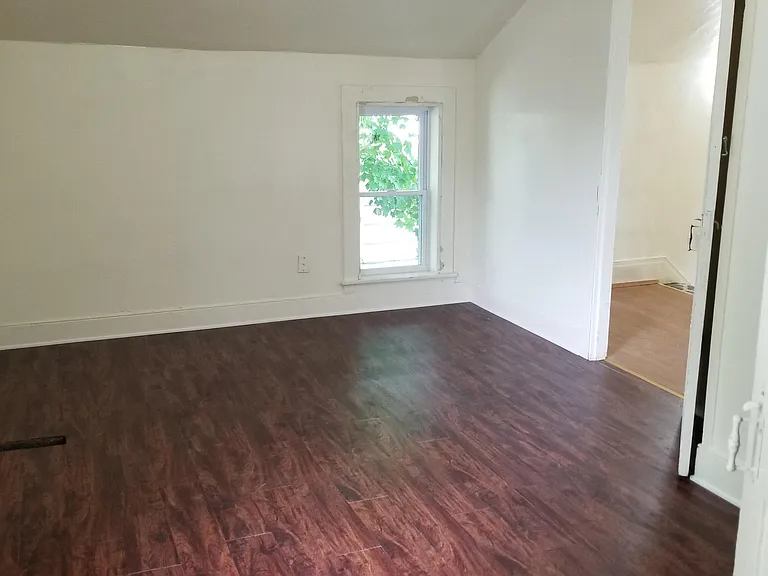 218 E Jackson St — Photo 20
