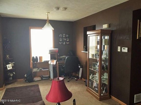 5th image of 37 La Belle St SW