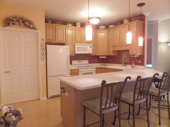 13050 W Bluemound Rd, Elm Grove, WI 53122