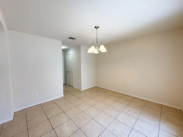 1101 Wood Creek Dr — Photo 7