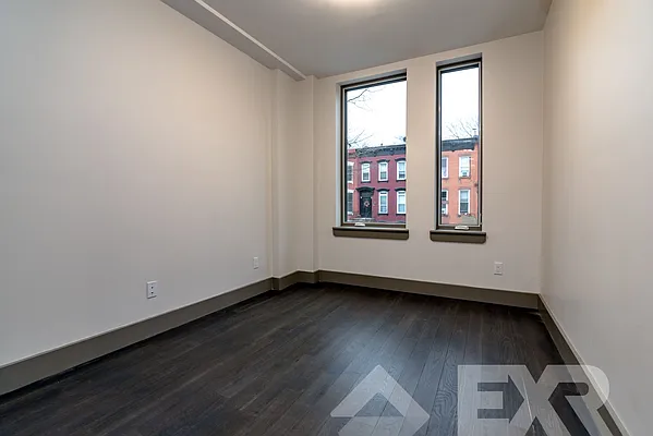 Rented by EXR | media 5