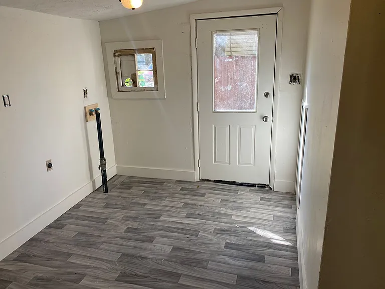 1192 Harpster Ave — Photo 5