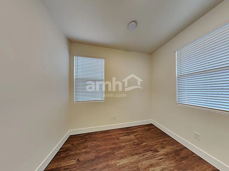 1271 E Ludlow Dr — Photo 8