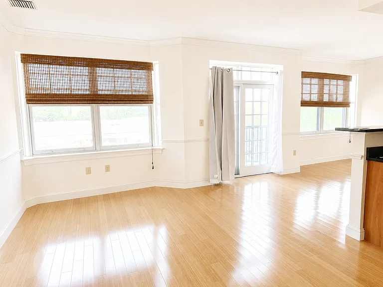 10 Vernon St #305 — Photo 9