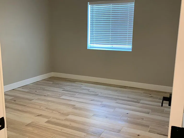 3415 E Sheridan St — Photo 3
