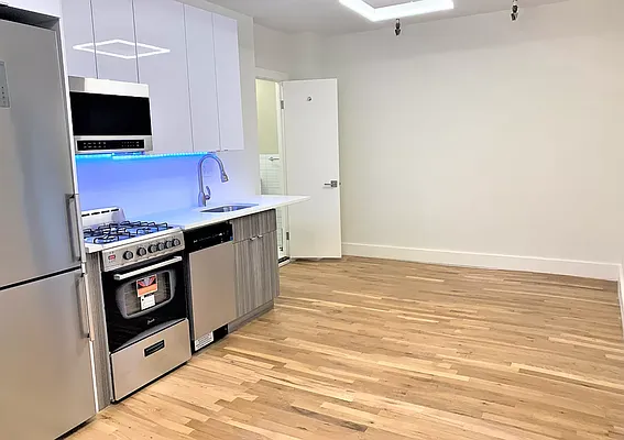 Rented by Sterling Holdings | media 2