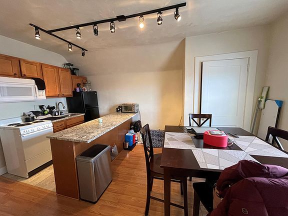 3rd image of 5425 Baywood St #6