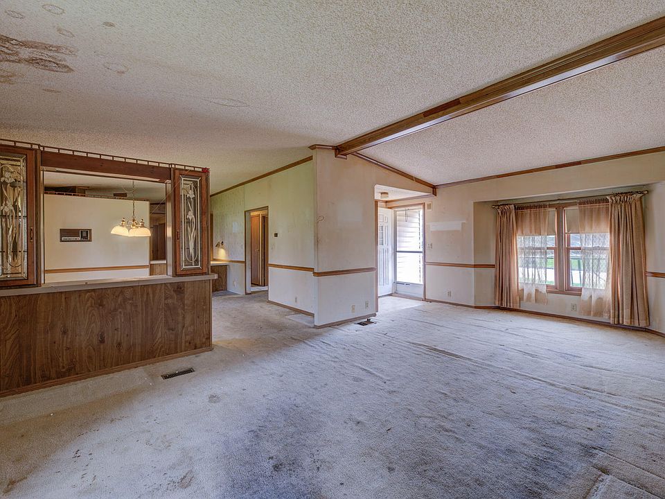 201 Walnut St, Three Oaks, MI 49128 Zillow