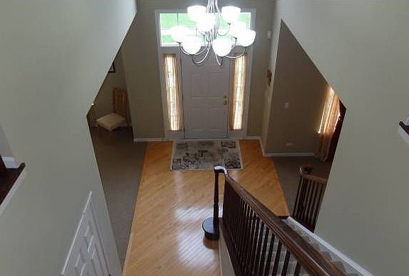 2 story foyer/entrance