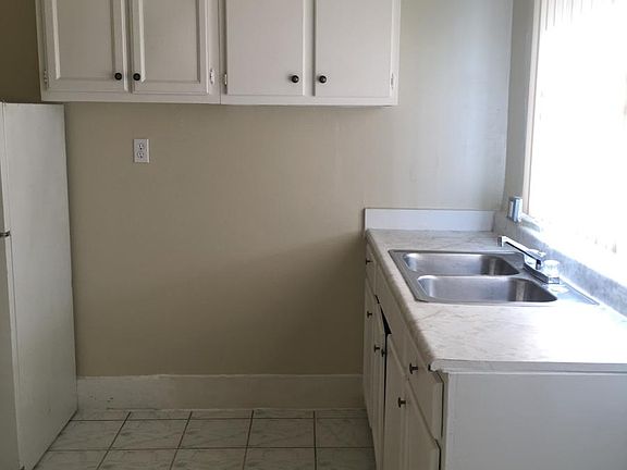 2nd image of 3846 S Grand Ave APT 8