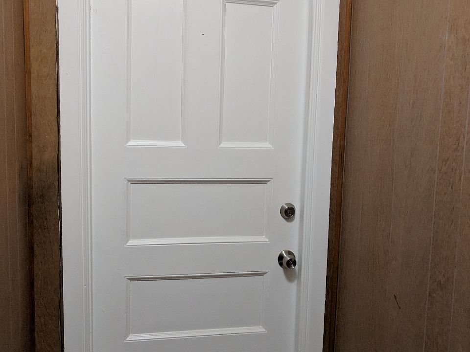 Apartment entrydoor