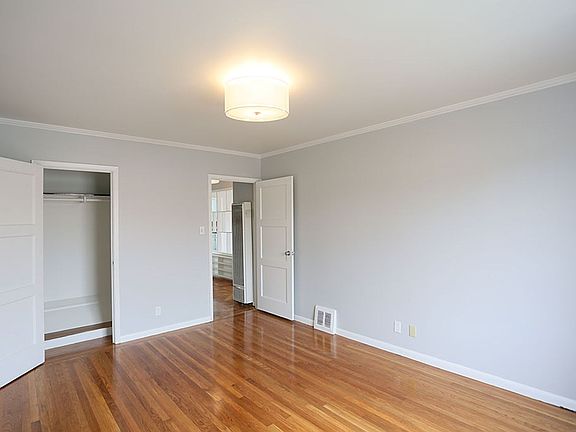 3rd image of 2601 34th Ave