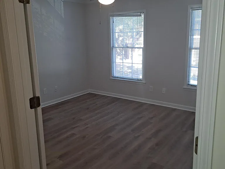 7404 Saint Charles Sq — Photo 12