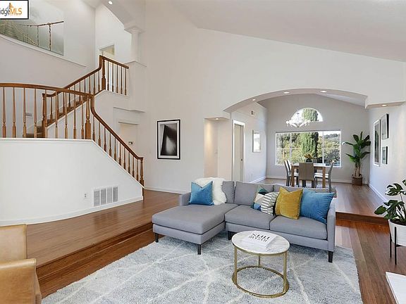 5th image of 5329 Country View Dr