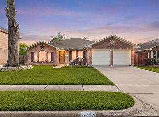 8227 Squires Place Dr, Houston, TX 77083