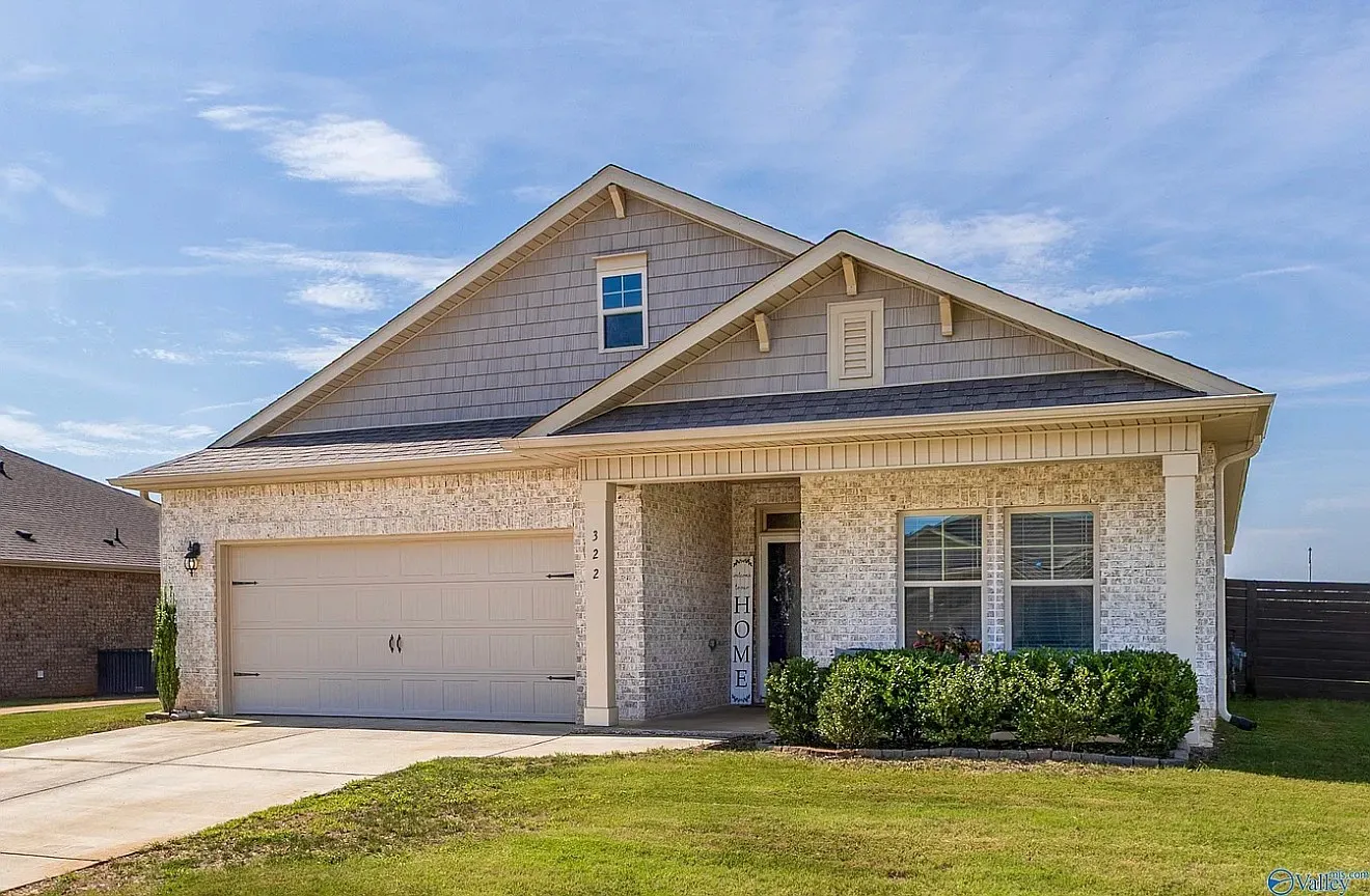 4 bed, 2108 sqft, $1,900 — Photo 1