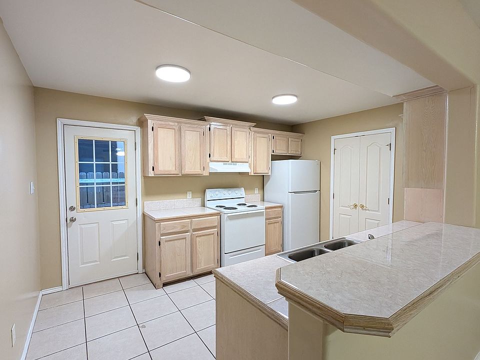 1st image of 301 E New Hampshire St APT 2