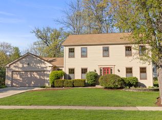 1624 Mirror Lake Dr, Naperville, IL 60563