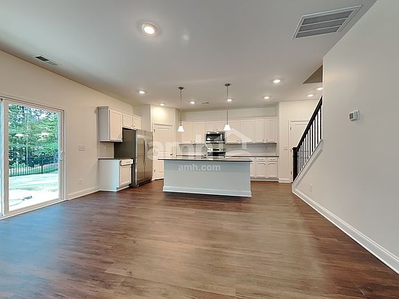 5th image of 638 Rivermist Dr