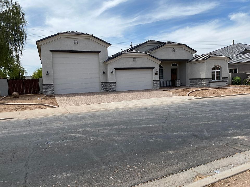 2nd image of 21747 E Camacho Rd