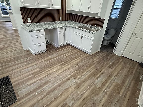 4th image of 28 Milford St