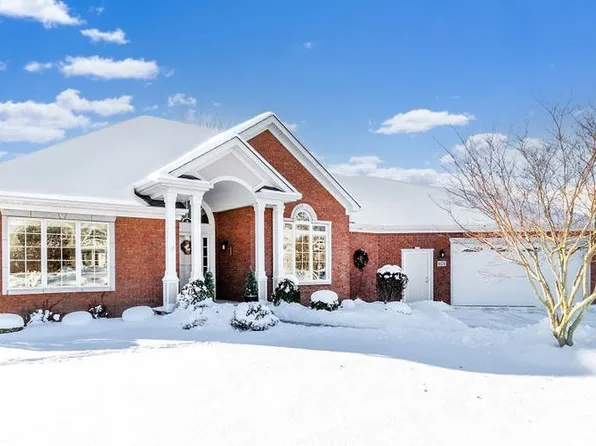 6024 Corinne Ln, Clarence Center, NY 14032