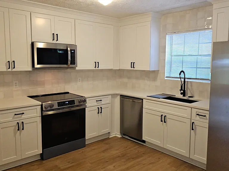 490 S Jeff Davis Dr #B — Photo 12
