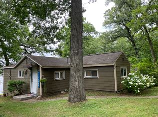 5020 S Lake Dr, Chelsea, MI 48118