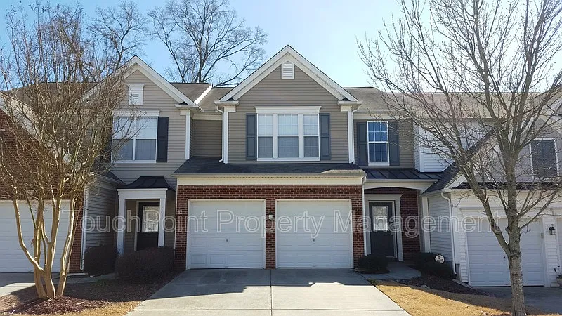 3 bed, 2.5 bath, 1800 sqft, $2,150 — Photo 1