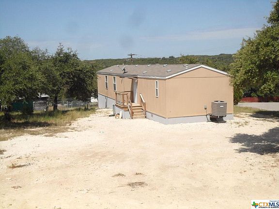 5th image of 410 Tamarack Dr