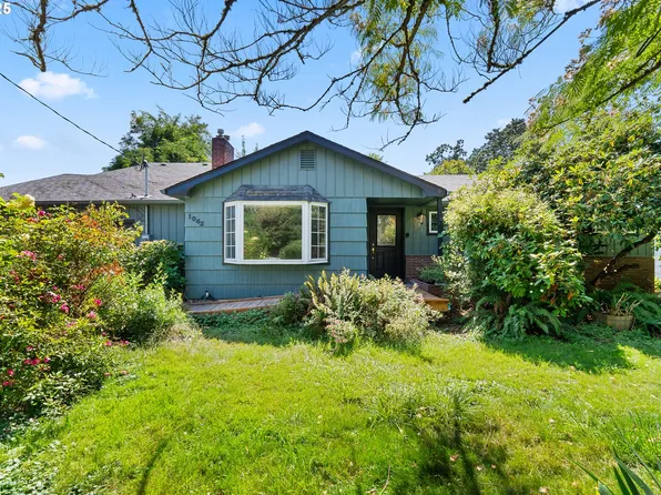 1042 Cal Young Rd, Eugene, OR 97401