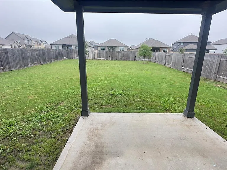 129 Goldfinch Dr — Photo 37