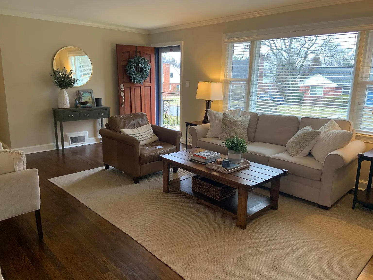 2909 Linden Ln — Photo 4
