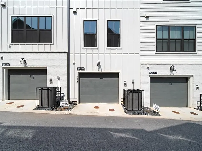 1247 Zucchini Cir — Photo 22