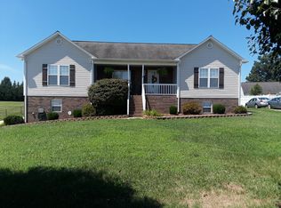 5111 S Oak Cir, Granite Falls, NC 28630