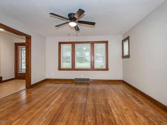 4th image of 3510 Pearl Ave